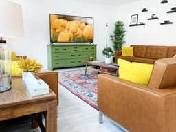 LUX 6BR/3BA Villa, 10m 2 Strip, Pool+Spa+7 carpark