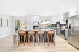 LUX 7BA/4BA Oasis w/Heated Pool+Spa+Outdoor Living