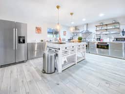 LUX 7BR/4BA Villa w/Heated Pool, next to the Strip