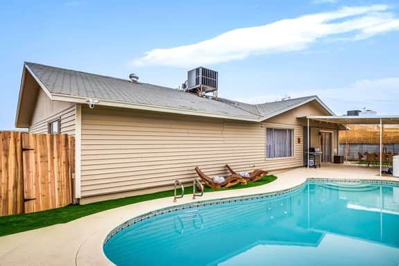 LUX 5BR/3BA Luxury House w/pool + hot tub + bar