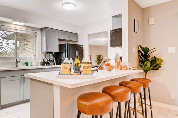 Luxury 6BR 2BA 5mins to the Strip with Pool, Spa and Billiard